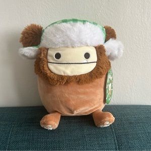 Benny Trapper Hat 7.5” Holiday Squishmallow